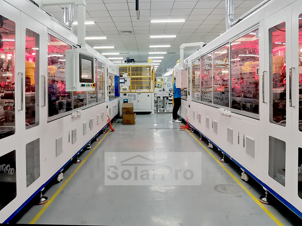 PV_cells_string_solder_stringer_silver_MBB_half_cell_cutting_and_soldering_solarpro.jpg